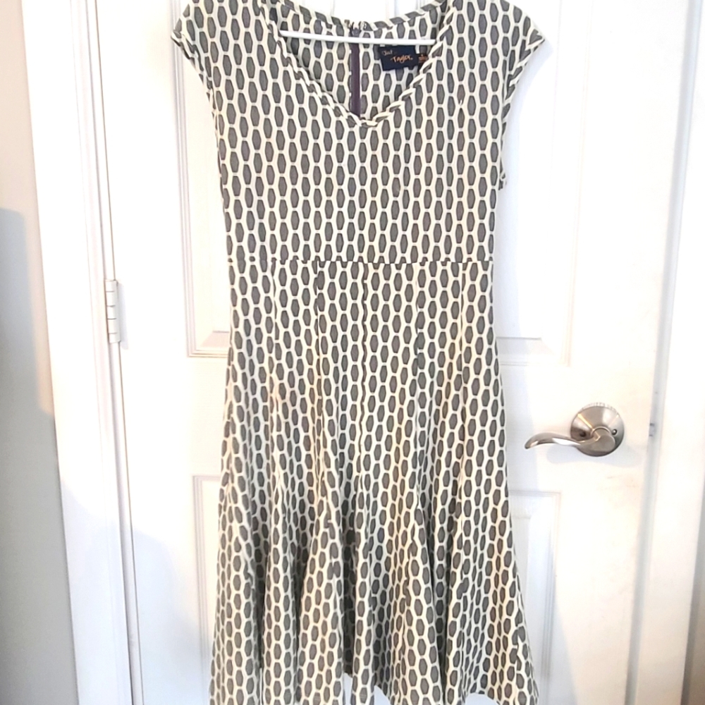 Black and white patterned dress